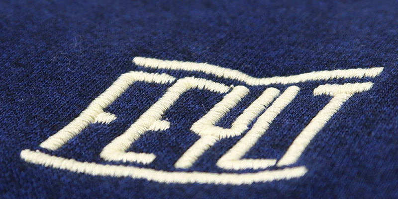 Broderie sur Pull