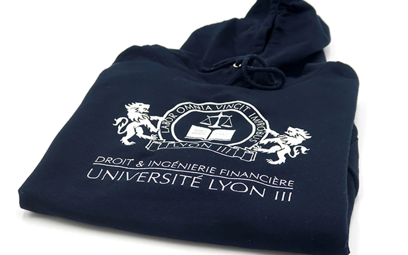 sweat brodé étudiant